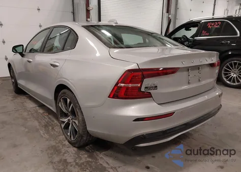 2024 Volvo S60 B5 Plus Dark Theme z USA, uszkodzony, nr VIN 7JRL12TL6RG317749